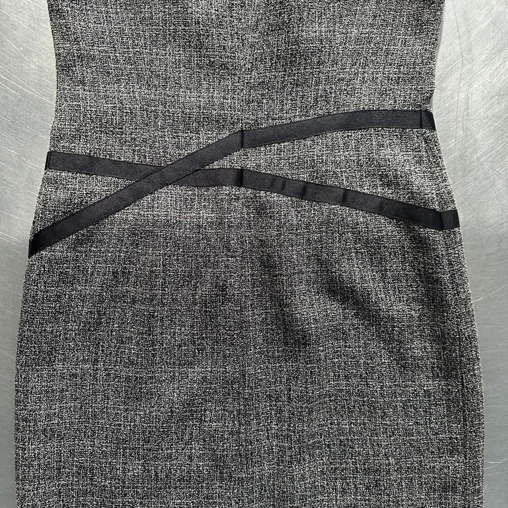 Classic David Meister Sheath Dress with Bow Details - Picture 7 of 7